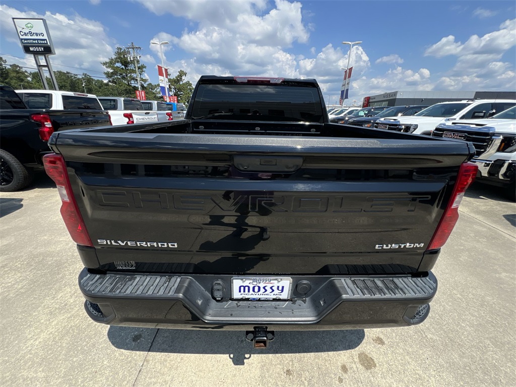 2023 Chevrolet Silverado 1500 Custom photo 38