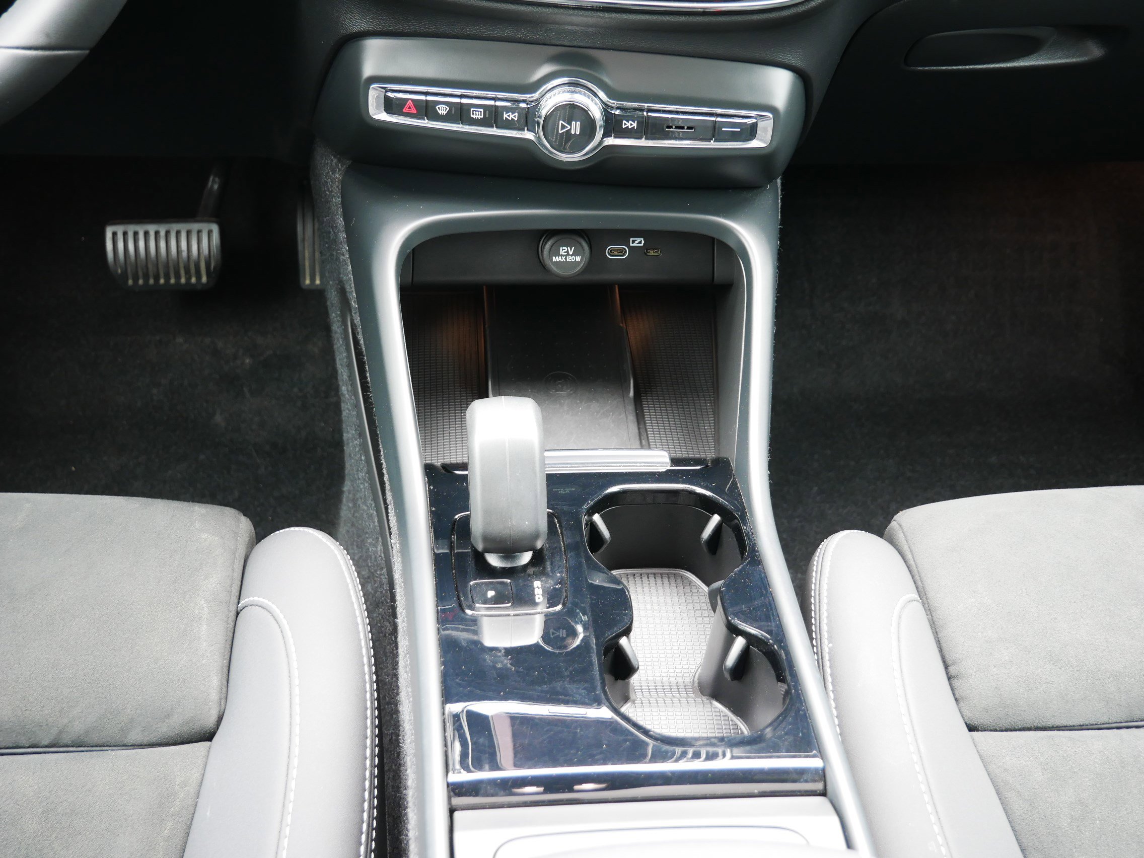 2023 Volvo C40 Recharge Ultimate photo 17