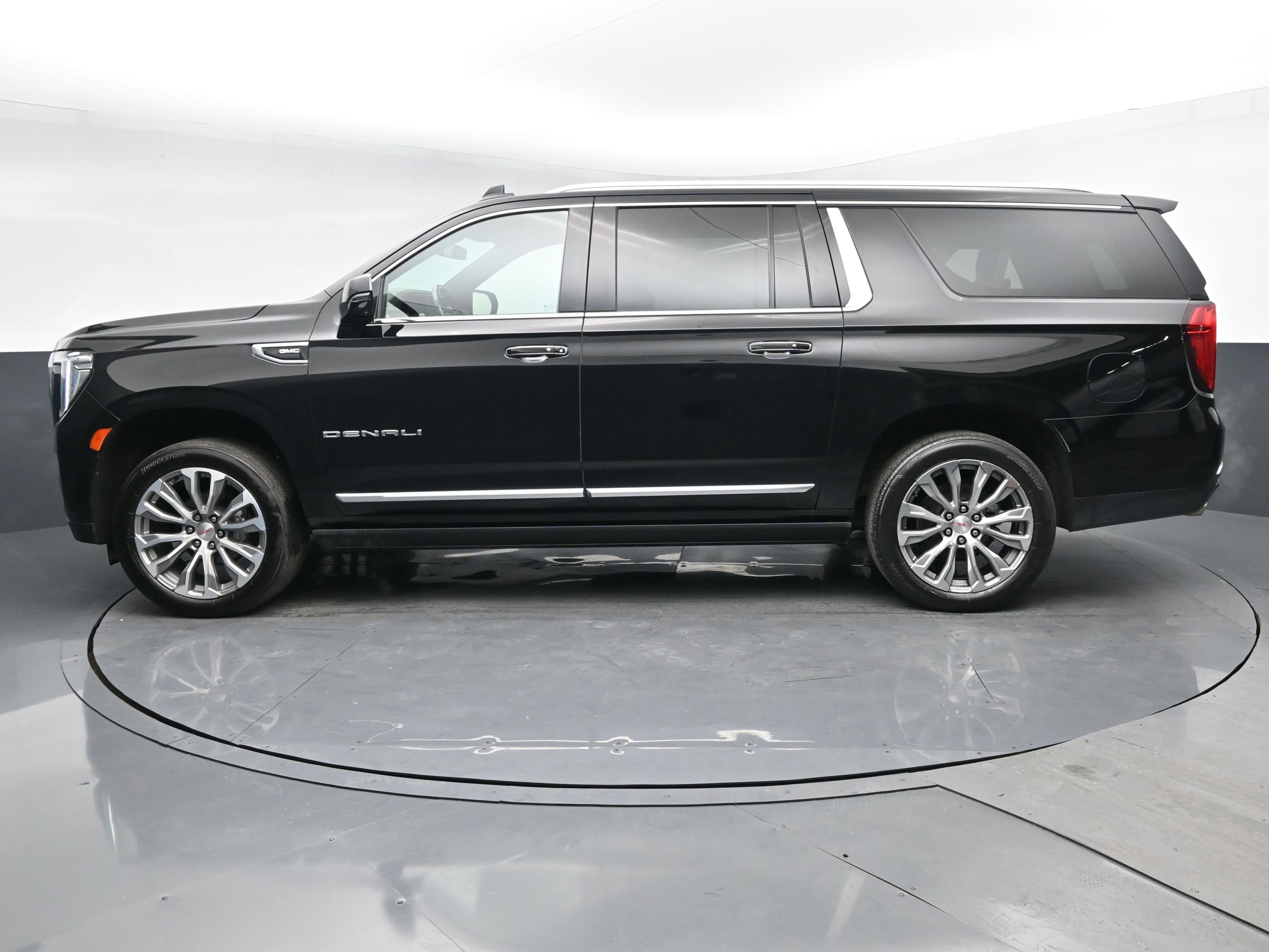 2022 Gmc Yukon XL Denali photo 3