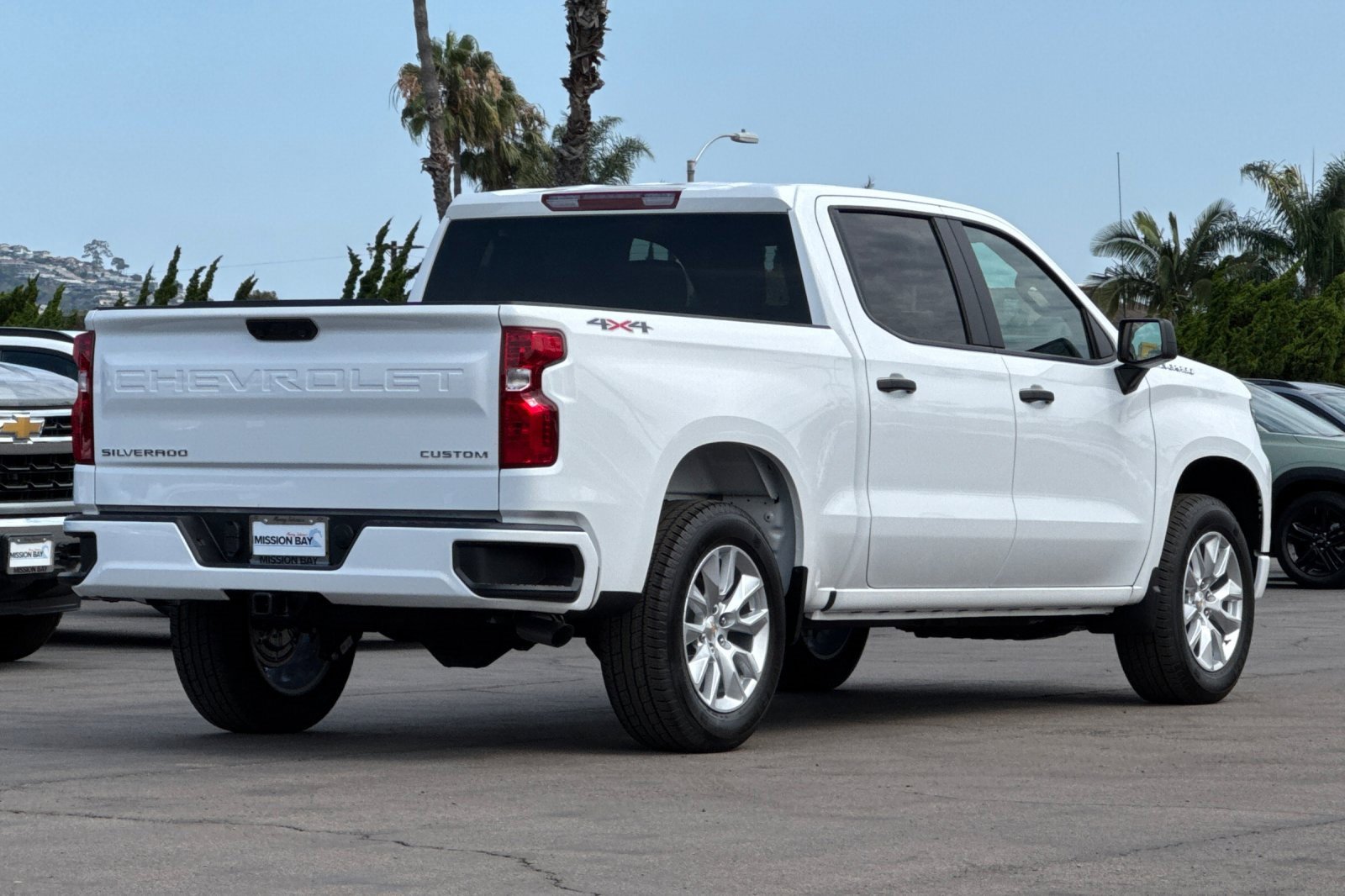 2025 Chevrolet Silverado Custom photo 4