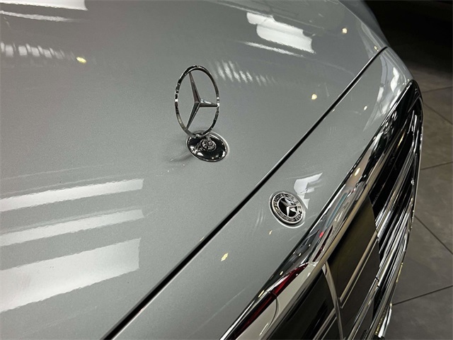 2022 Mercedes Benz S 580 4MATIC photo 2