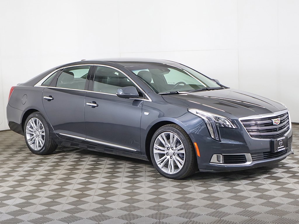 2018 Cadillac XTS Luxury photo 2