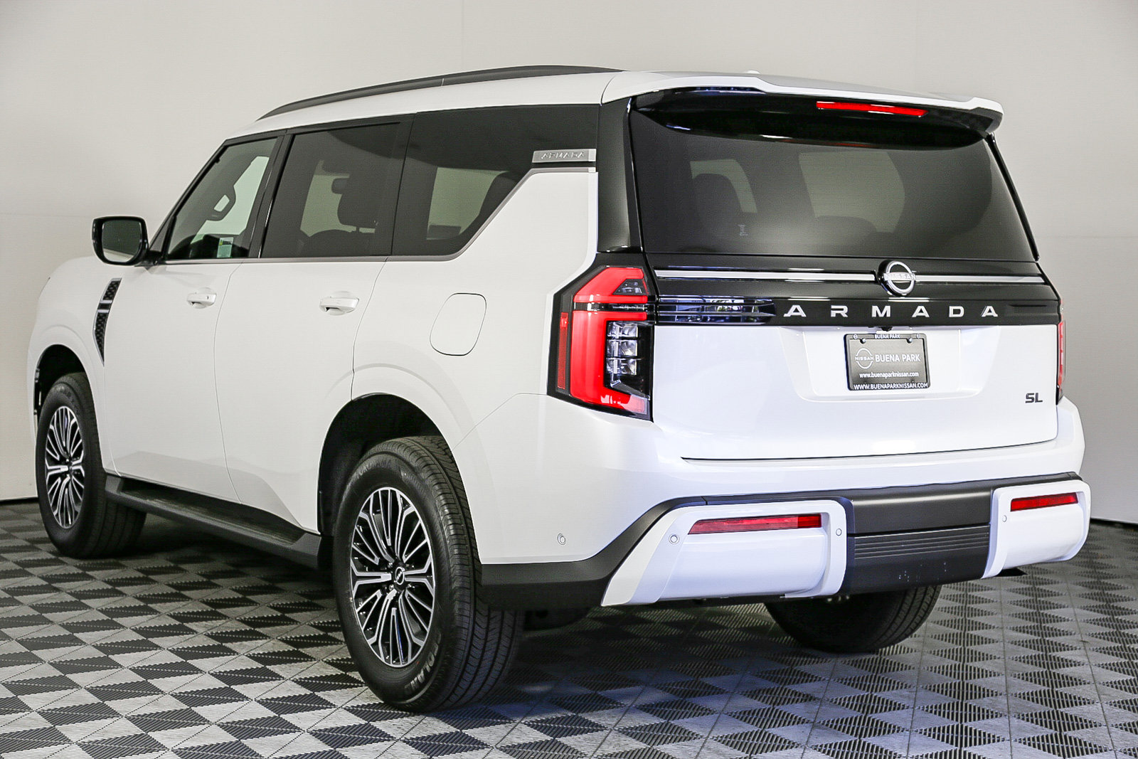2025 Nissan Armada SL photo 6