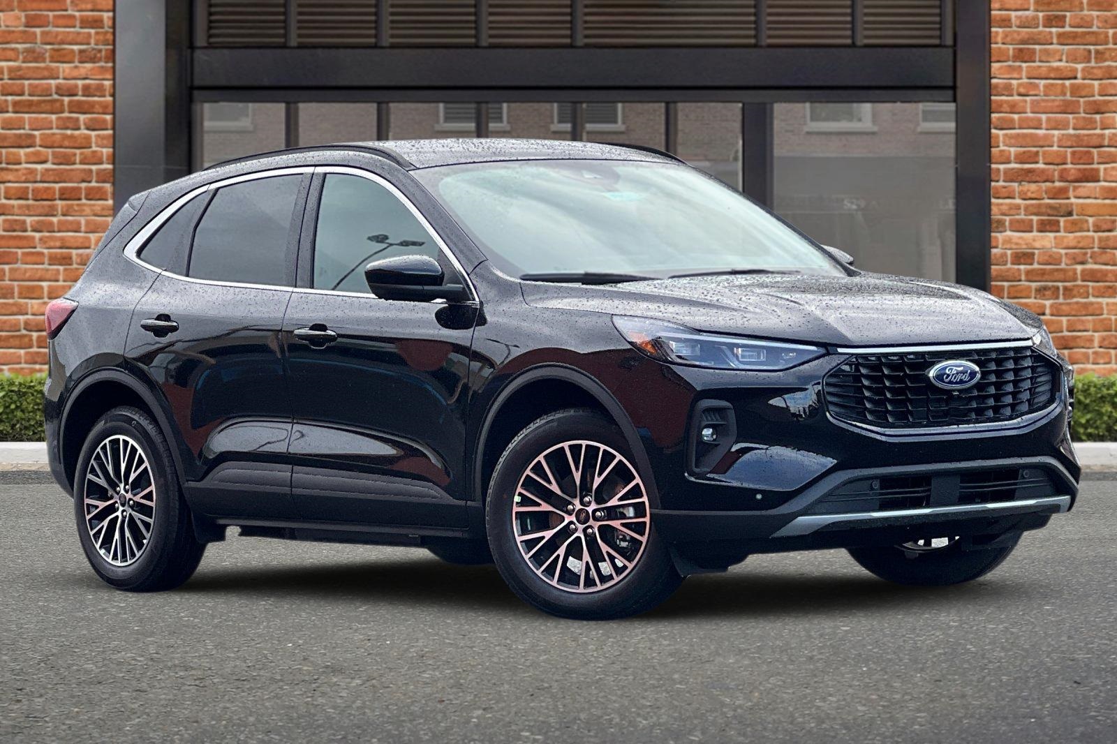 2025 Ford Escape Plug-In Hybrid photo 2
