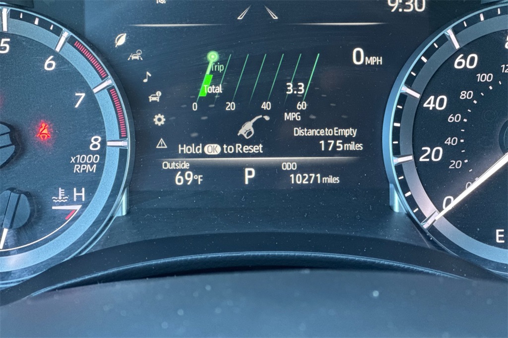 2024 Toyota Highlander LE photo 30