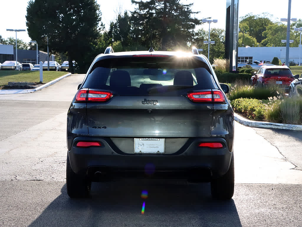 2016 Jeep Cherokee High Altitude photo 4