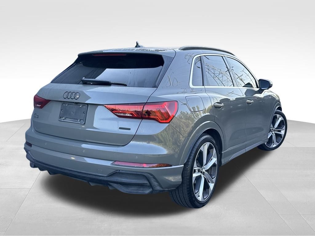 2019 Audi Q3 Premium Plus S line photo 3