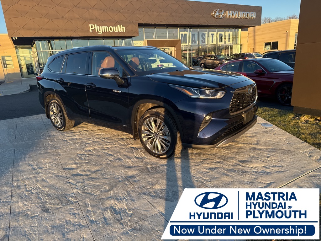 2021 Toyota Highlander Platinum's photo