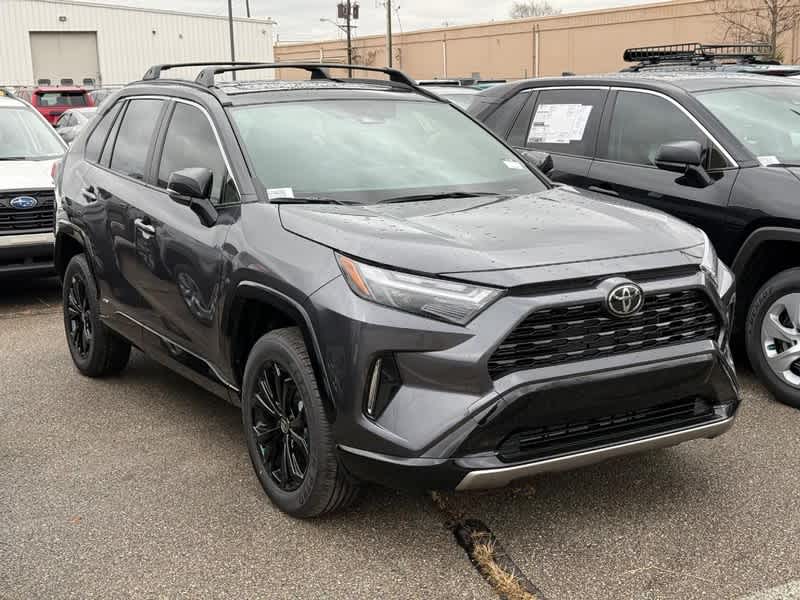 2025 Toyota RAV4 XSE's photo