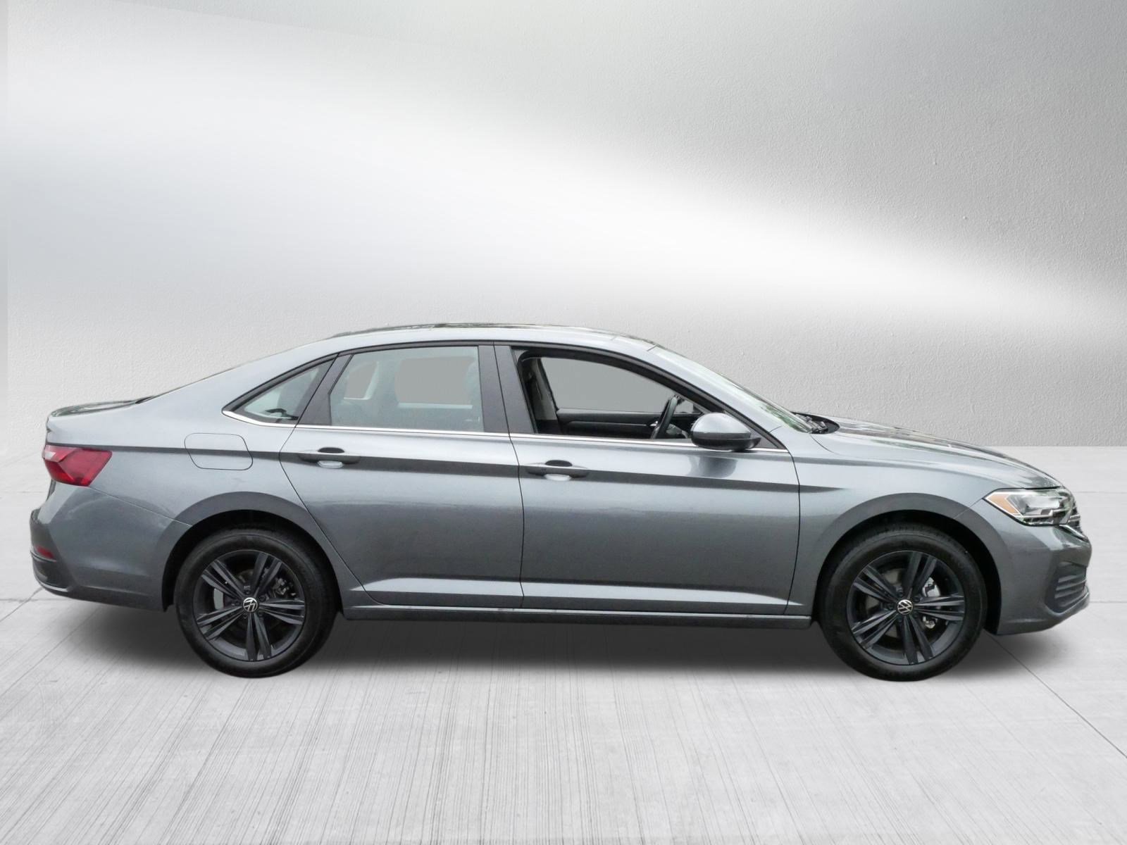 2024 Volkswagen Jetta SE photo 8