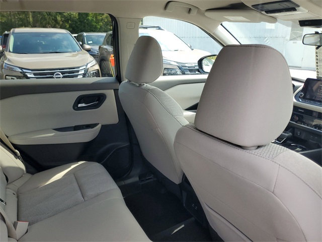 2025 Nissan Rogue SV photo 26