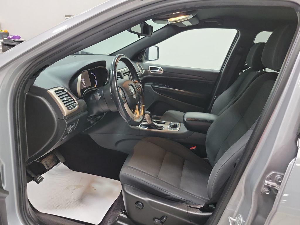 2016 Jeep Grand Cherokee Laredo photo 4