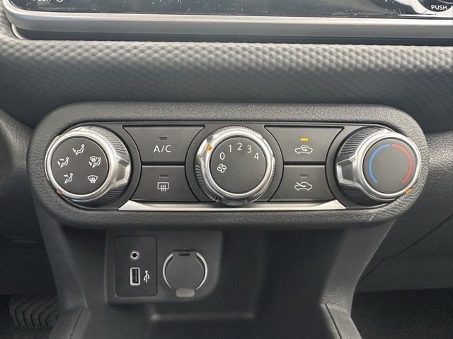 2025 Nissan Kicks Play S photo 15