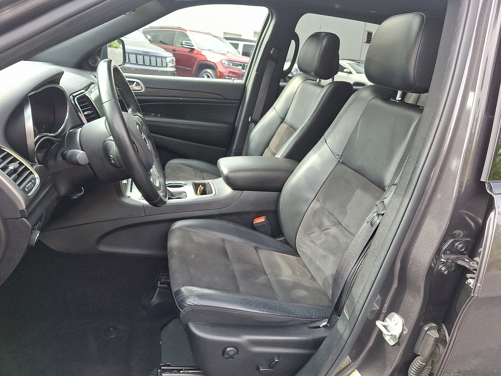 2020 Jeep Grand Cherokee Altitude photo 10