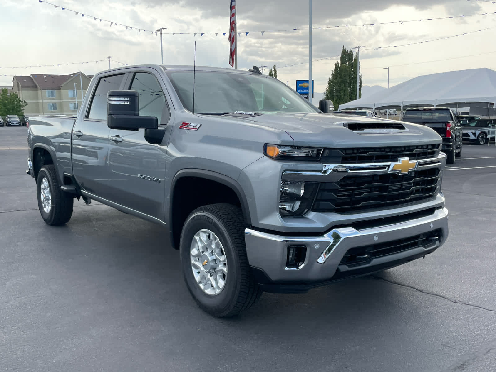 2025 Chevrolet Silverado 3500HD LT photo 6