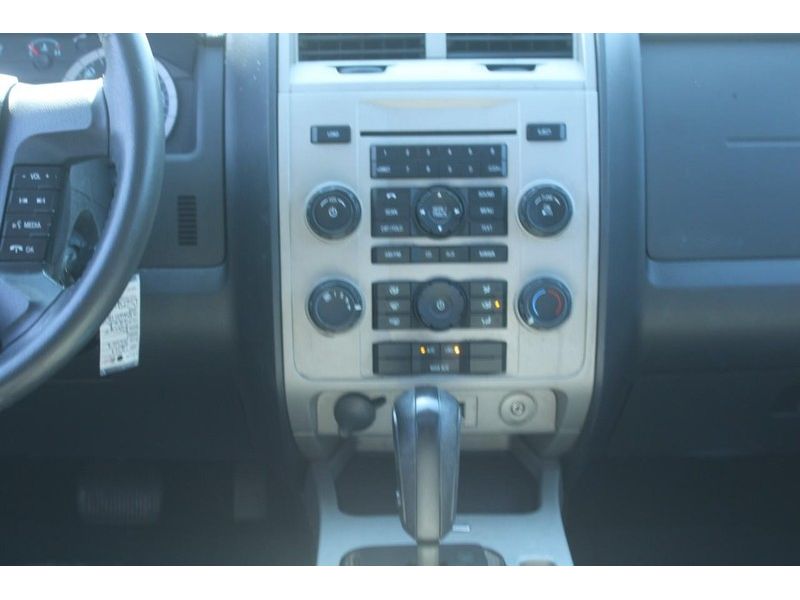 2011 Ford Escape XLT photo 10