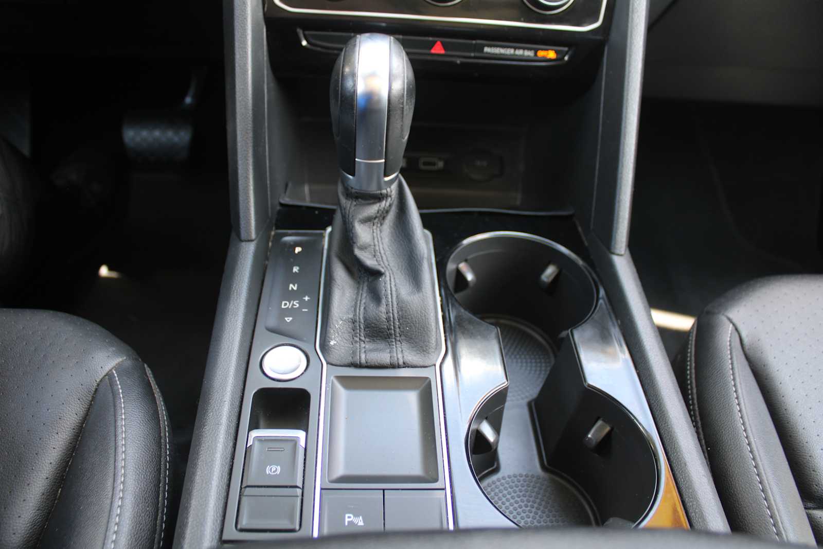 2018 Volkswagen Atlas V6 SEL photo 34