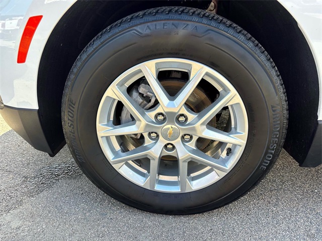 2023 Chevrolet Equinox LS photo 4