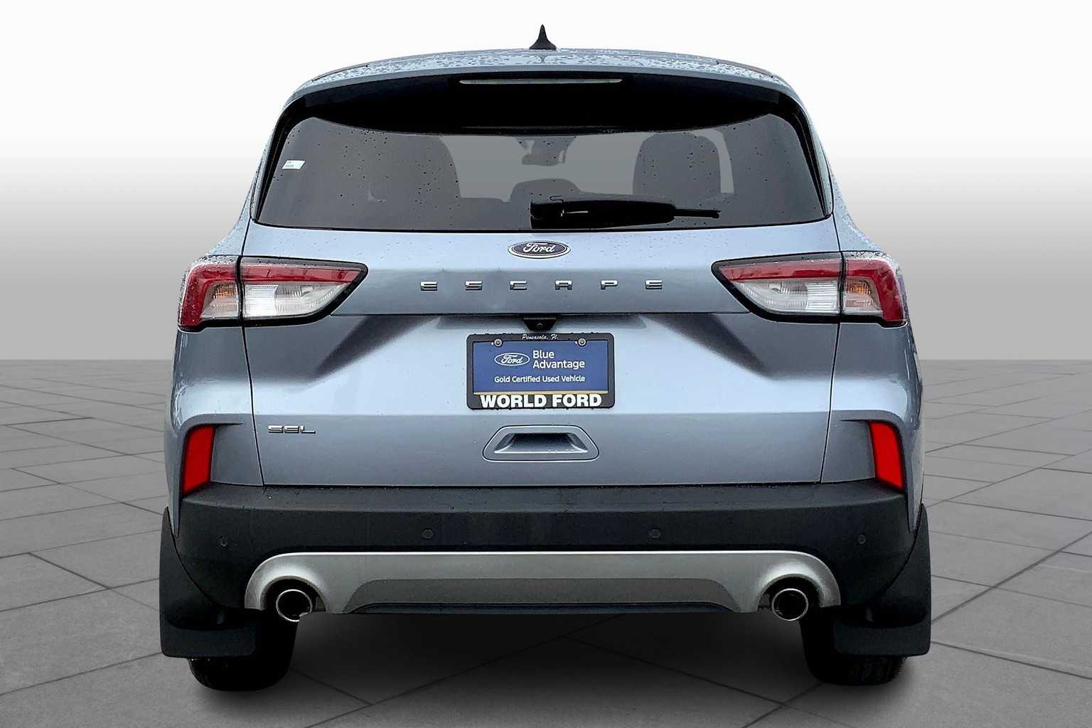 2022 Ford Escape SEL photo 4