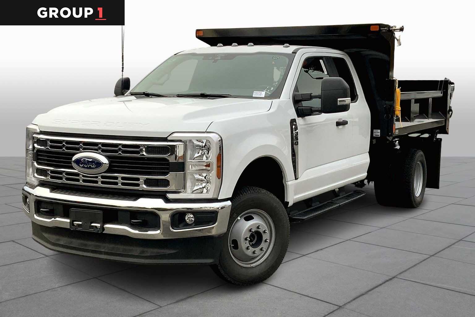 2026 Ford F-350 Super Duty Chassis Cab XL's photo