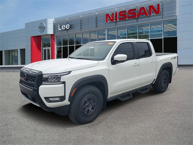 2025 Nissan Frontier PRO-X's photo