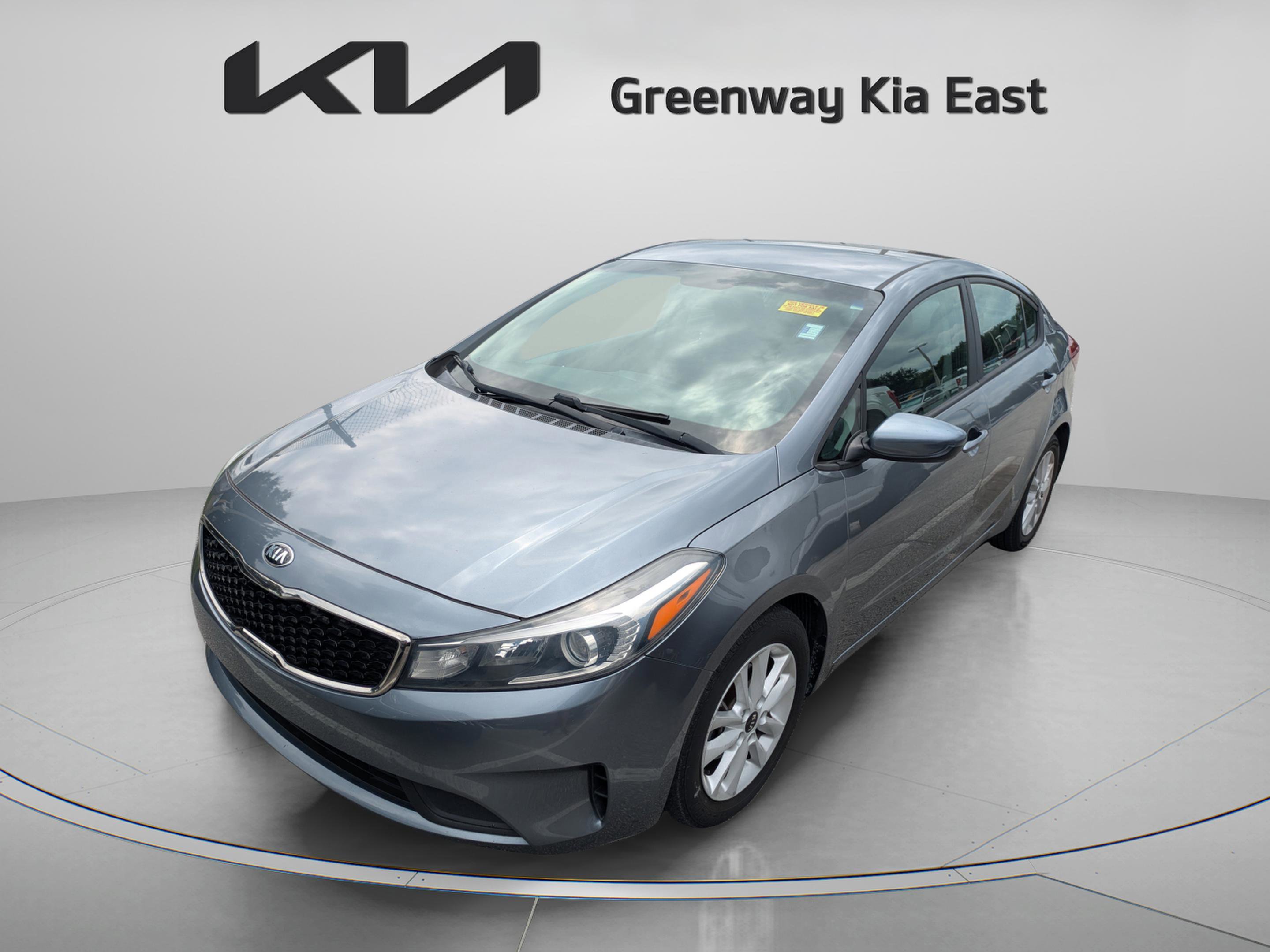 2017 Kia Forte S photo 3