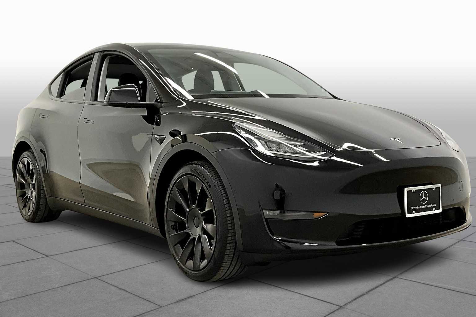 Used 2021 Tesla Model Y Long Range with VIN 5YJYGDEE9MF100082 for sale in Northfield, Minnesota