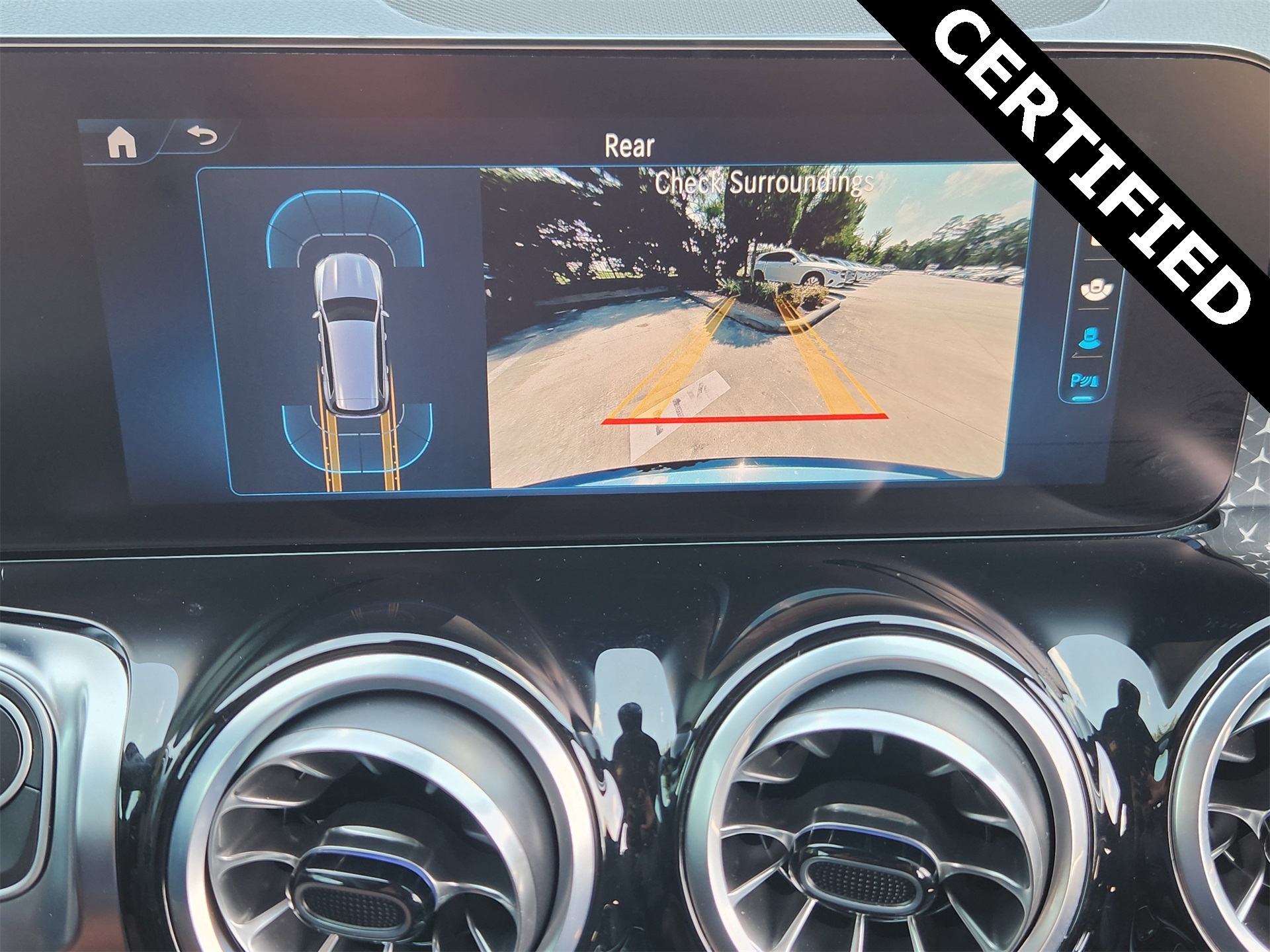 2025 Mercedes Benz GLB 250 photo 15