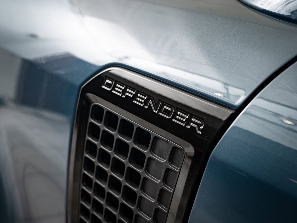 2025 Land Rover Defender 90 X-Dynamic SE photo 15