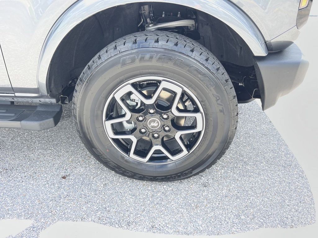2023 Ford Bronco Outer Banks photo 11
