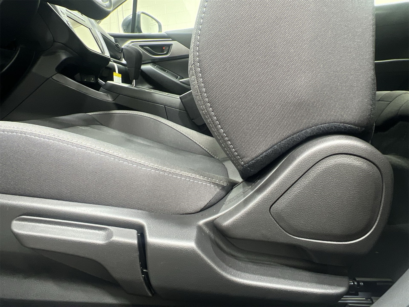 2025 Subaru Impreza Base photo 12