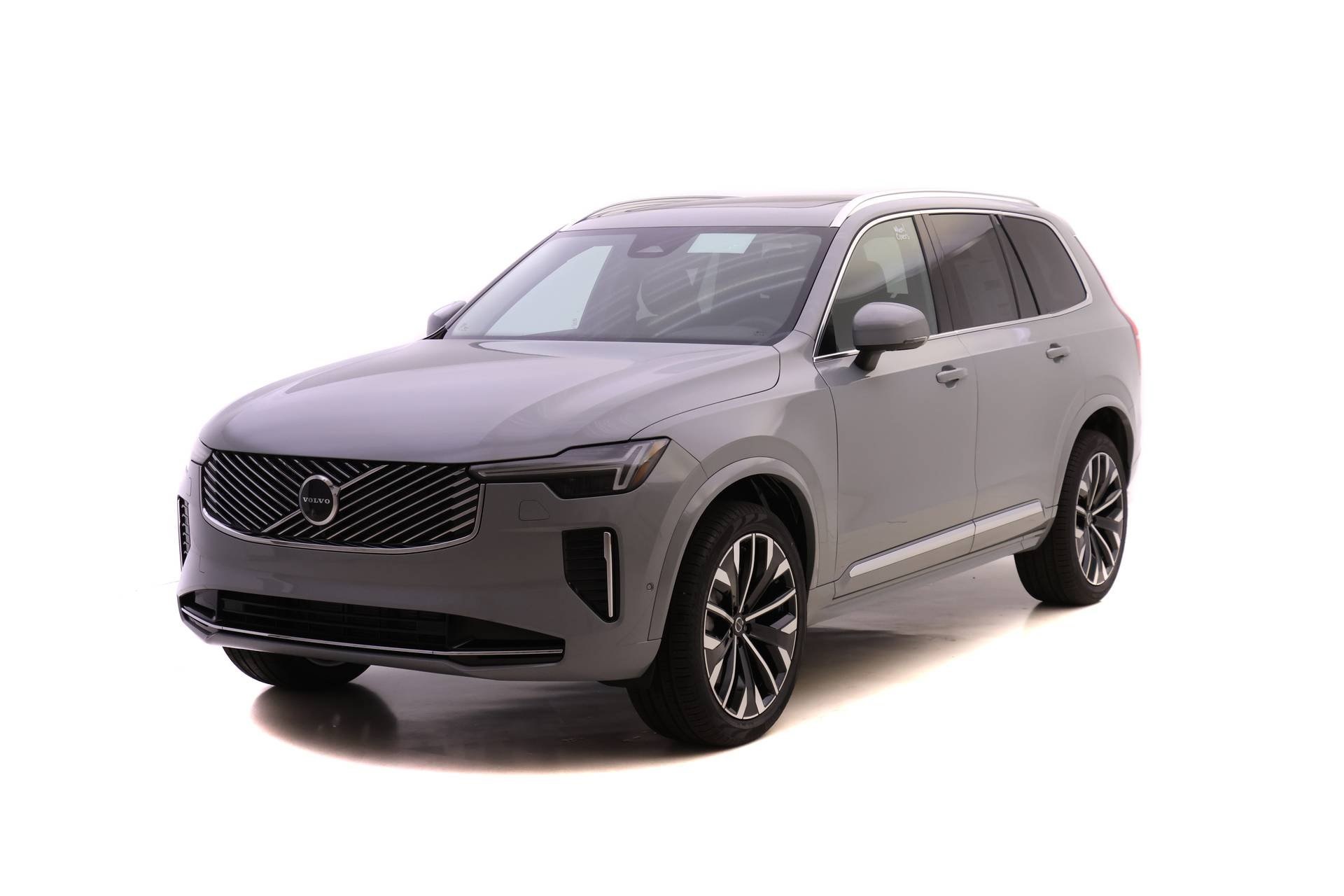 2026 Volvo XC90 Plus's photo