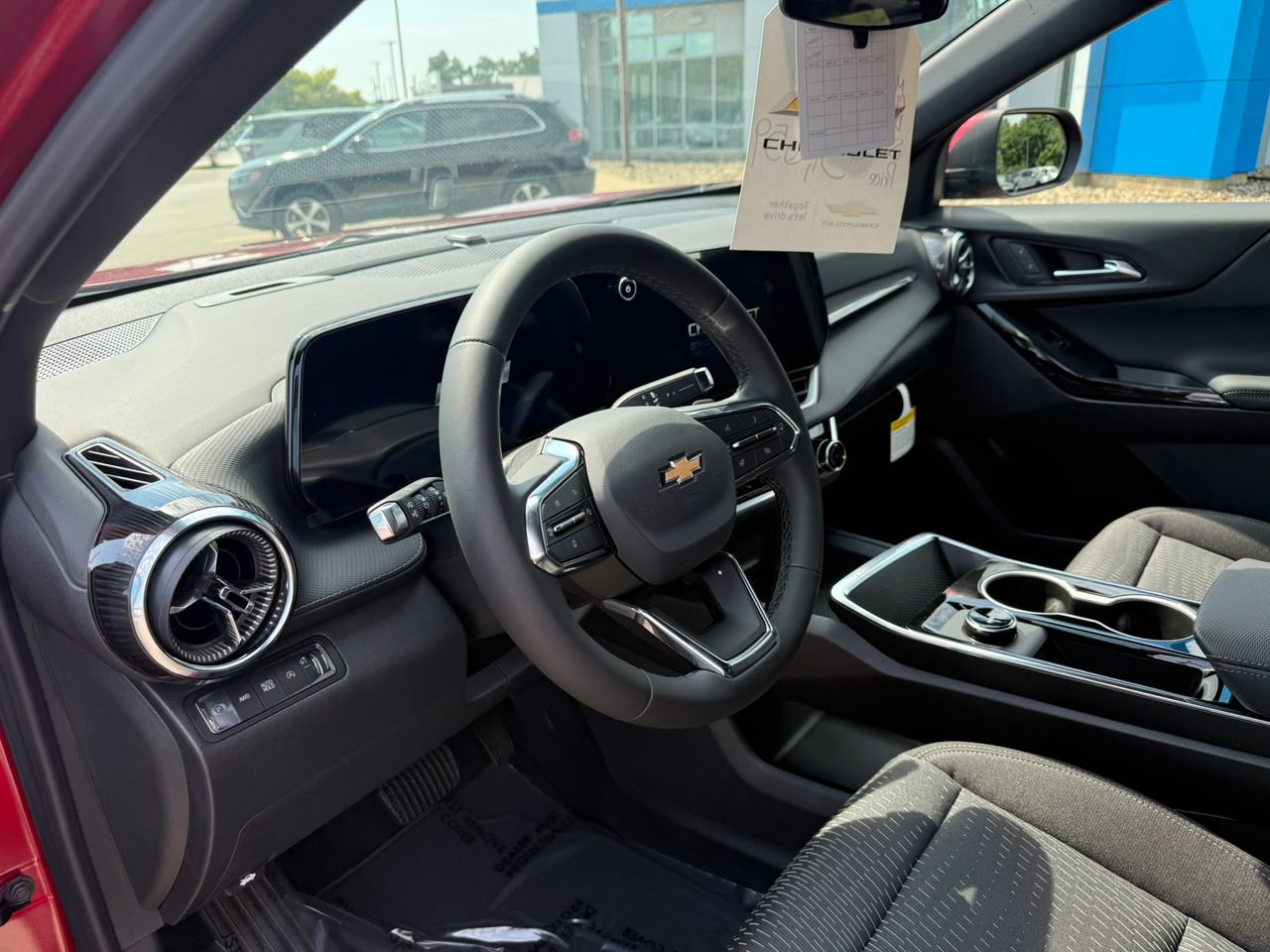 2026 Chevrolet Equinox LT photo 2