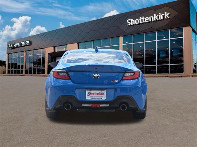 2024 Toyota GR86 Base photo 5