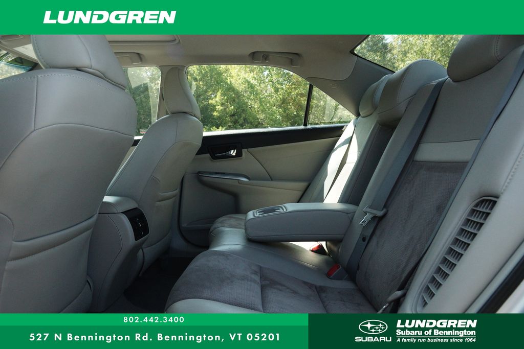2013 Toyota Camry Hybrid LE photo 16