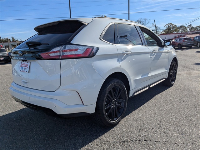 2024 Ford Edge ST photo 2