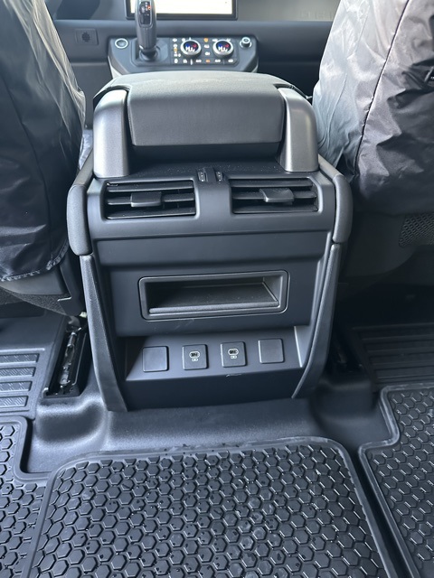 2024 Land Rover Defender 110 S photo 30