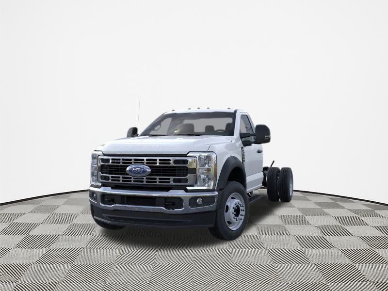 2025 Ford F-600 photo 2