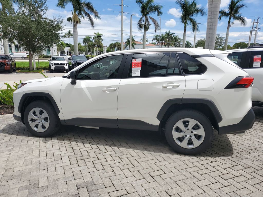 2025 Toyota RAV4 LE photo 7
