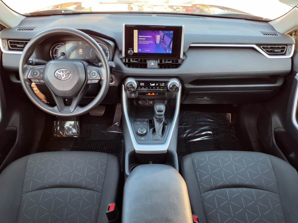 2024 Toyota RAV4 Hybrid XLE photo 4
