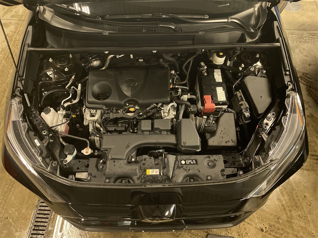2022 Toyota RAV4 LE photo 17