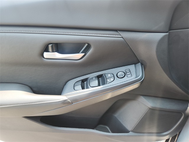 2025 Nissan Sentra SV photo 19