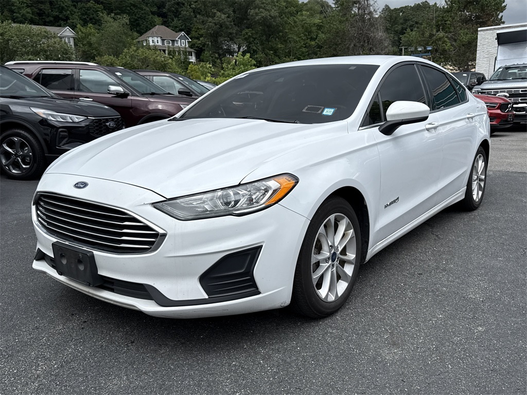 2019 Ford Fusion Hybrid SE photo 3
