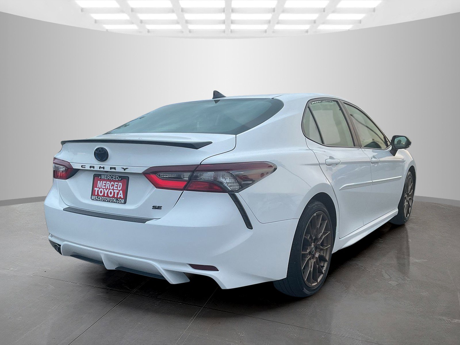 2023 Toyota Camry SE photo 3