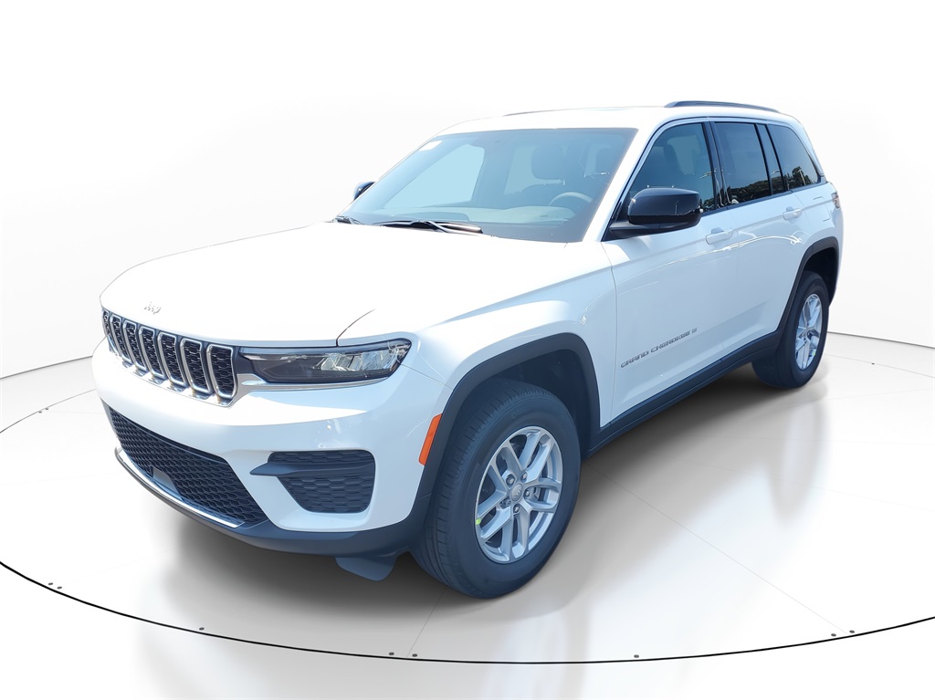 2025 Jeep Grand Cherokee Laredo X photo 2