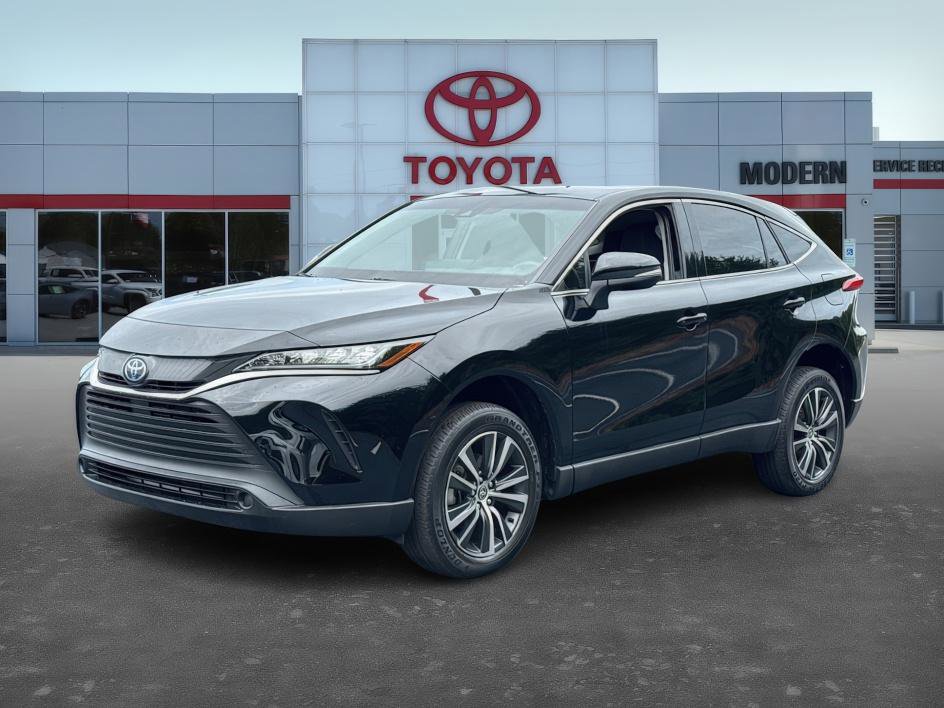 2022 Toyota Venza LE's photo