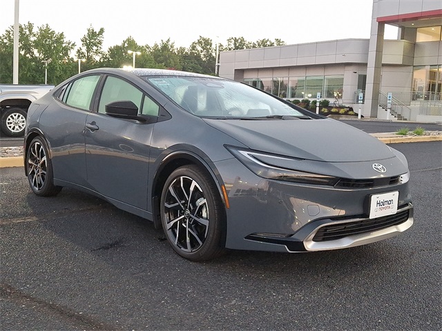 2025 Toyota Prius Plug-in XSE photo 2