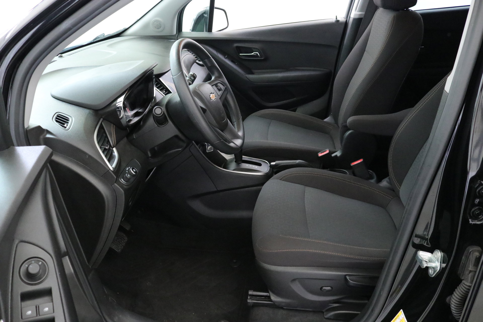 2020 Chevrolet Trax LS photo 21