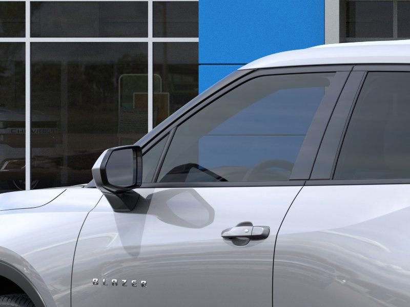 2025 Chevrolet Blazer 2LT photo 11