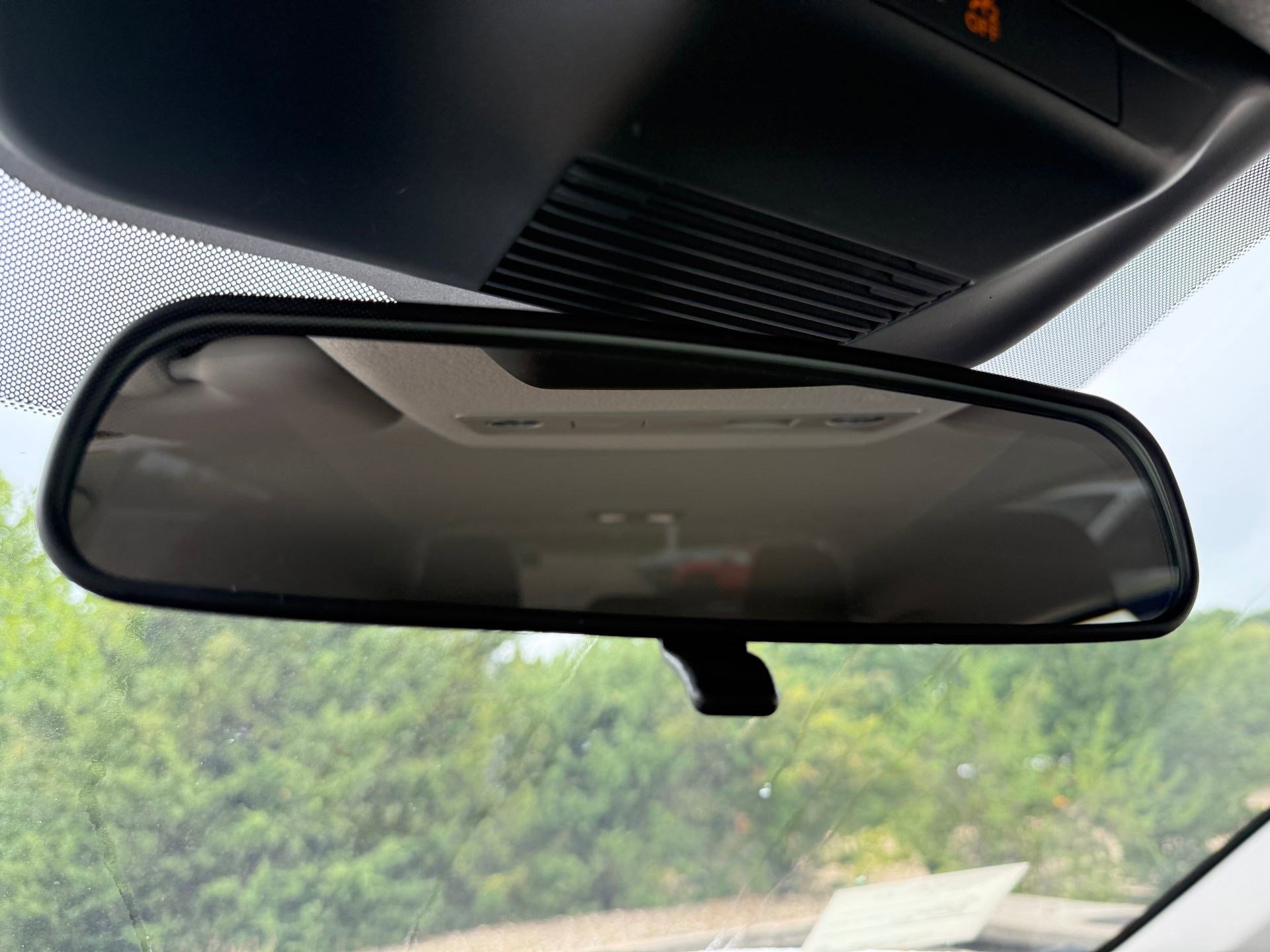2026 Nissan Kicks SV photo 25